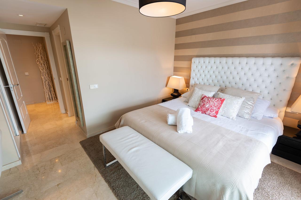 Vacation Marbella: Beachfront Luxury at Terrazas De Banus Exterior photo
