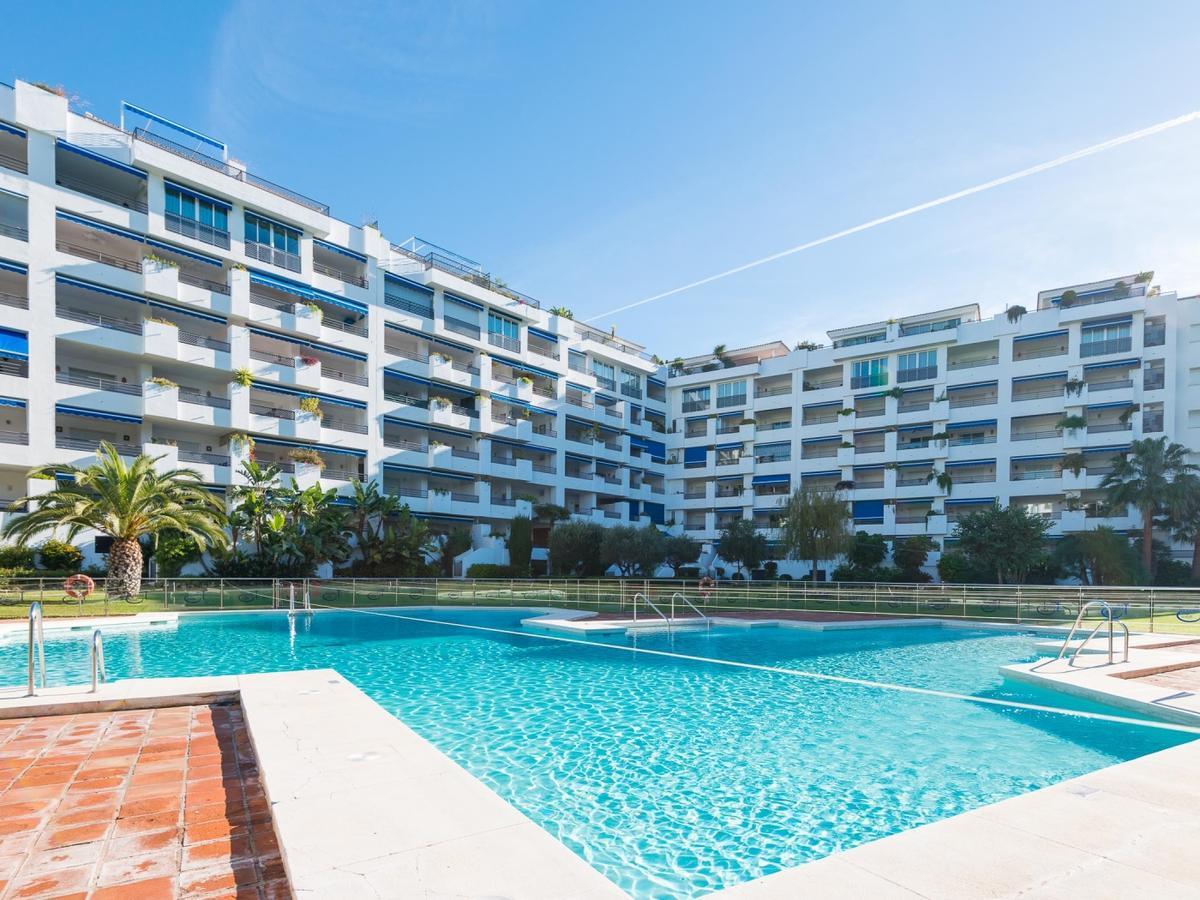 Vacation Marbella: Beachfront Luxury at Terrazas De Banus Exterior photo